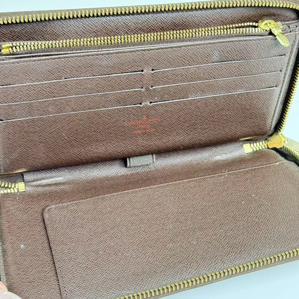 Louis Vuitton Damier Ebene Large Wallet Classic Brown Checkered Design Zippered - Picture 8 of 8